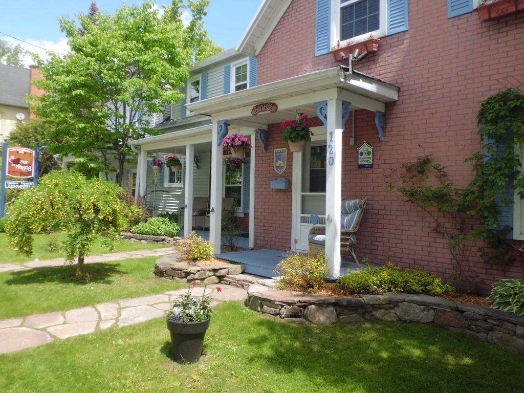 Au Coeur De Magog Bed & Breakfast エクステリア 写真