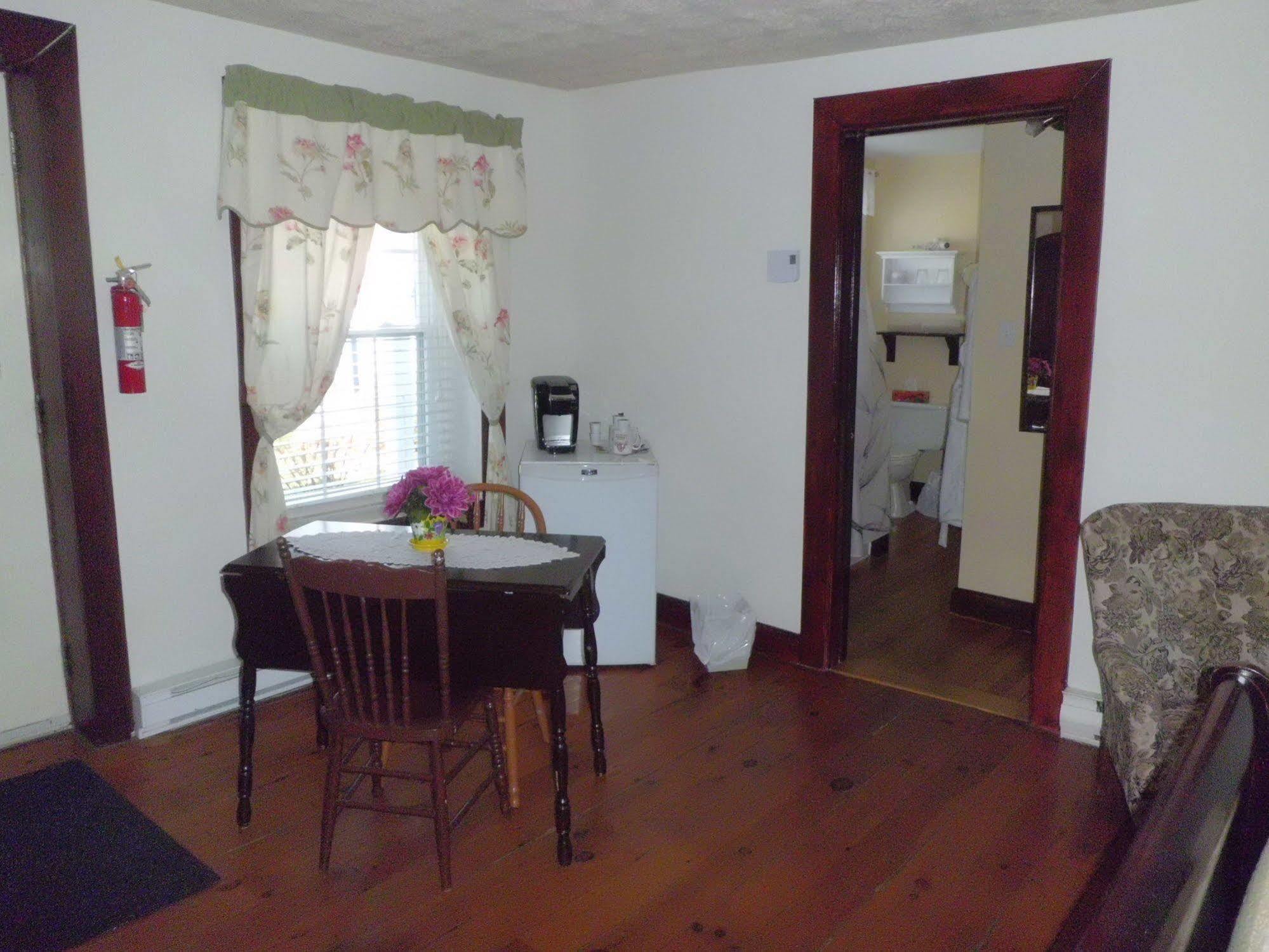 Au Coeur De Magog Bed & Breakfast エクステリア 写真
