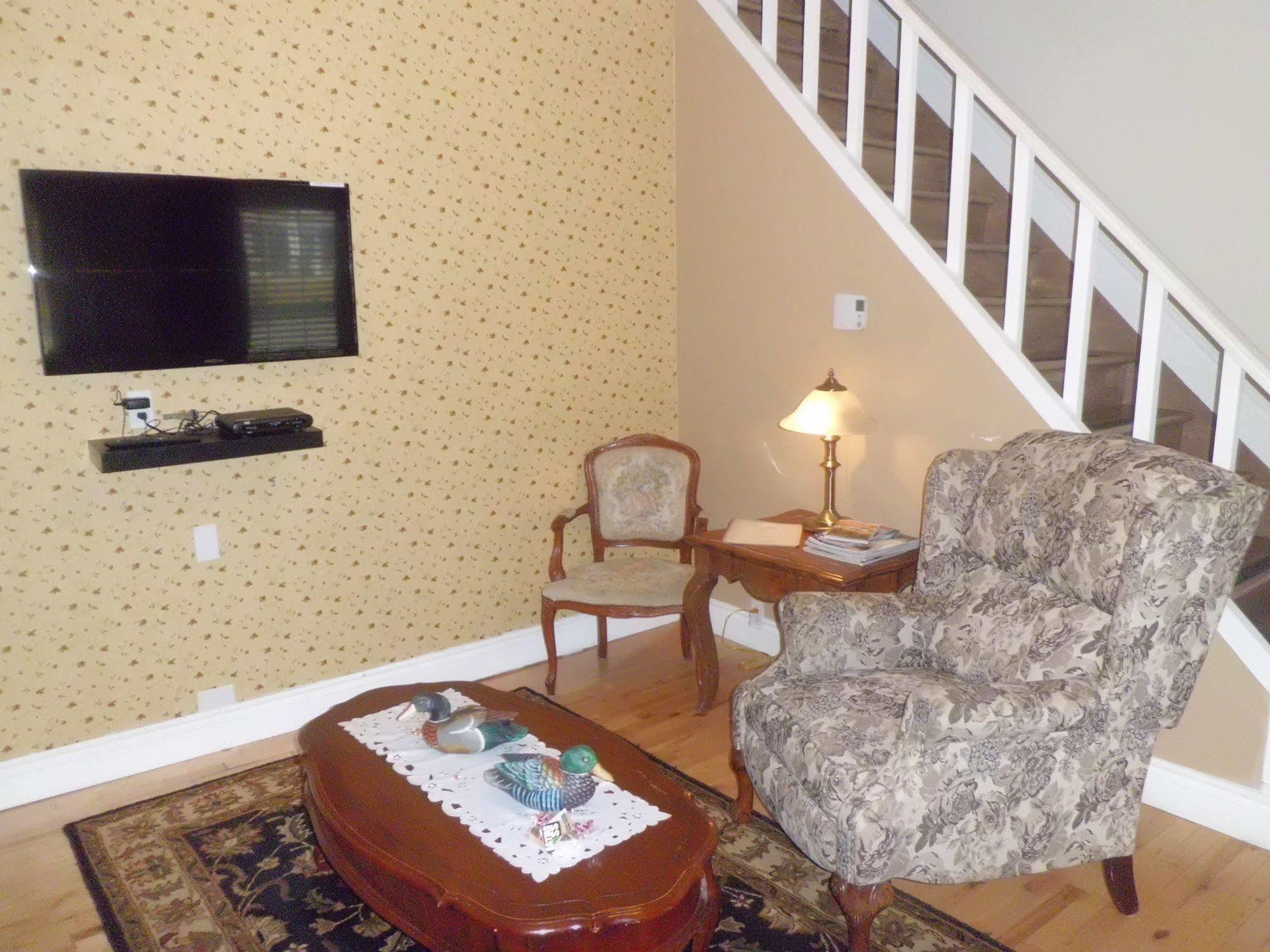 Au Coeur De Magog Bed & Breakfast エクステリア 写真