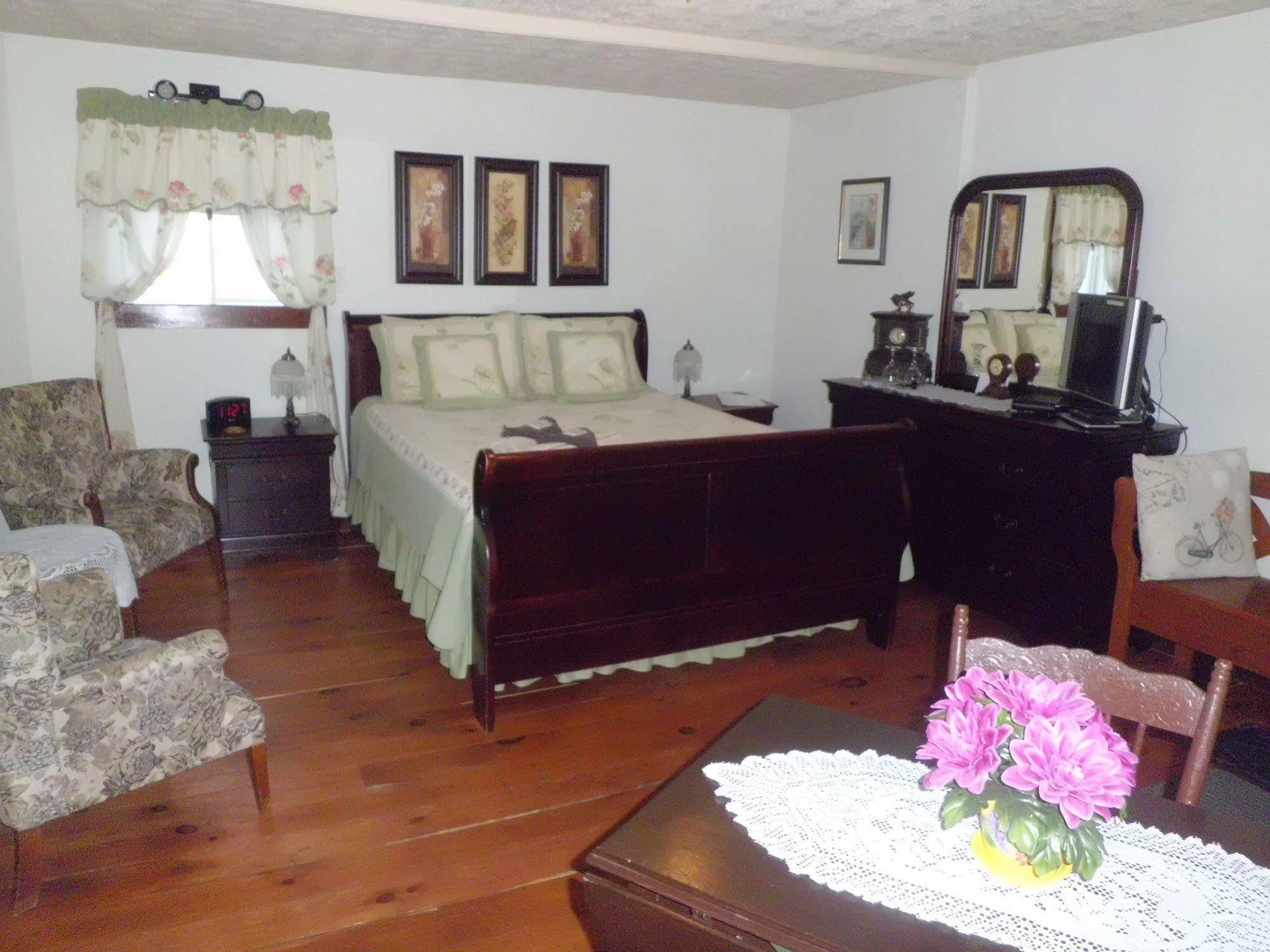 Au Coeur De Magog Bed & Breakfast エクステリア 写真
